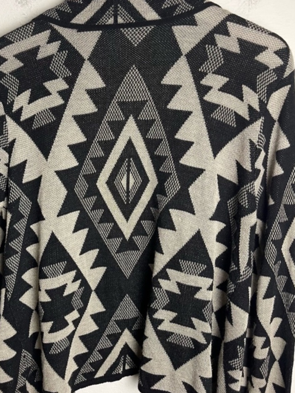 A KNITCH ABOVE Aztec Cardigan - Picture 8 of 10